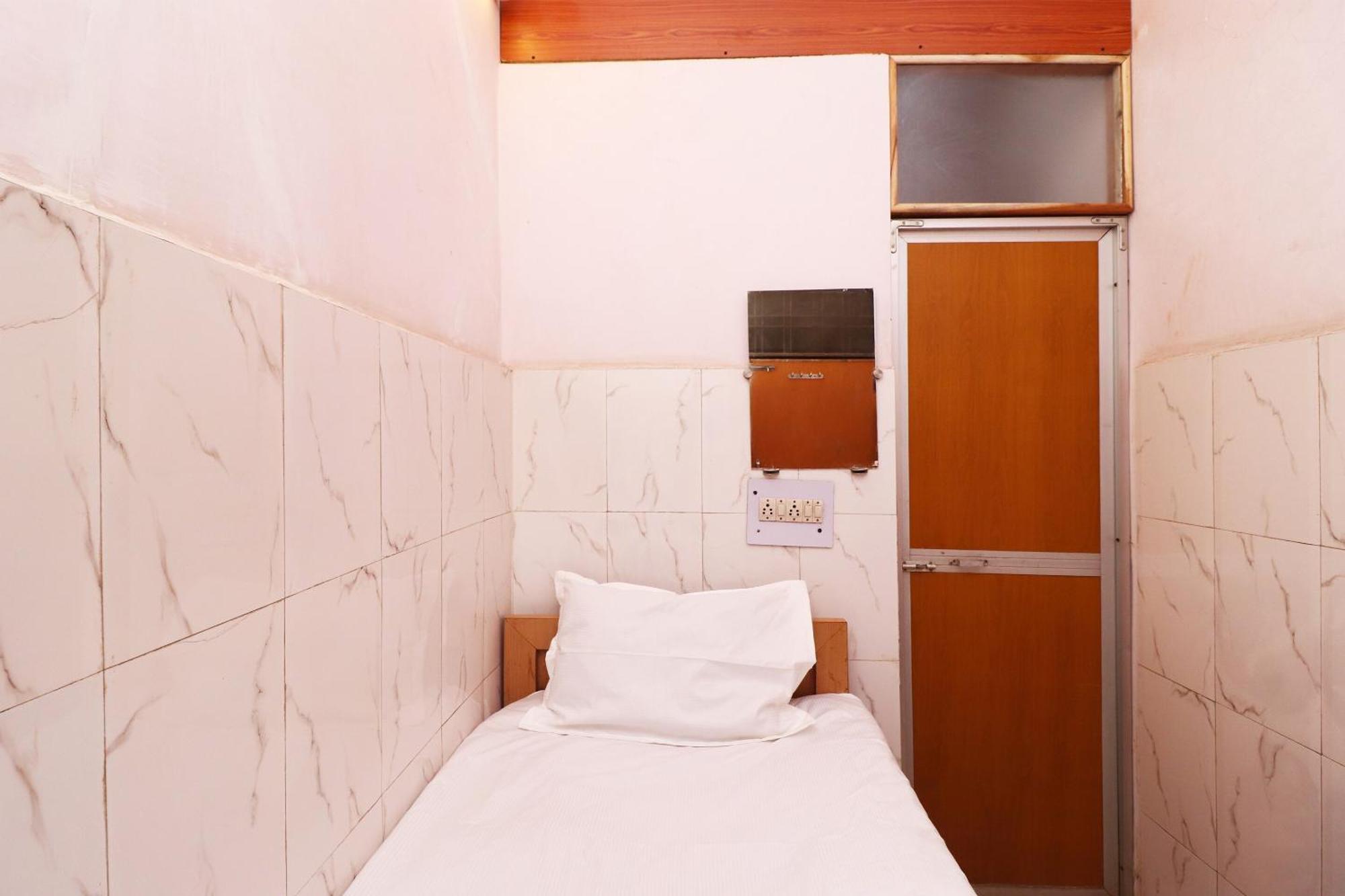 Hotel Kshama 贾巴尔普尔 外观 照片